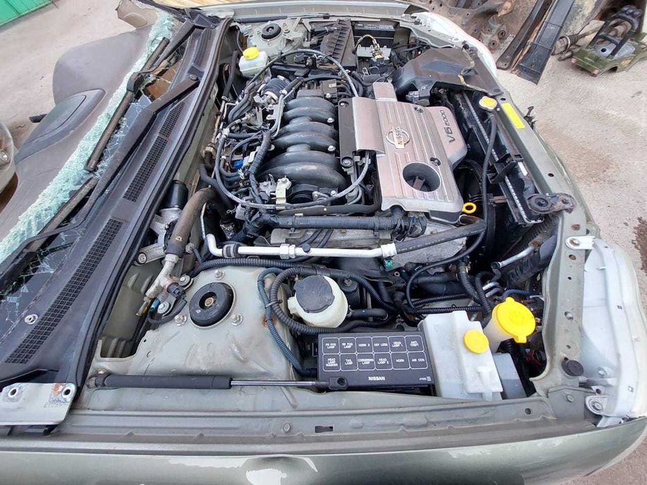 двигатель на nissan maxima  v6 2000