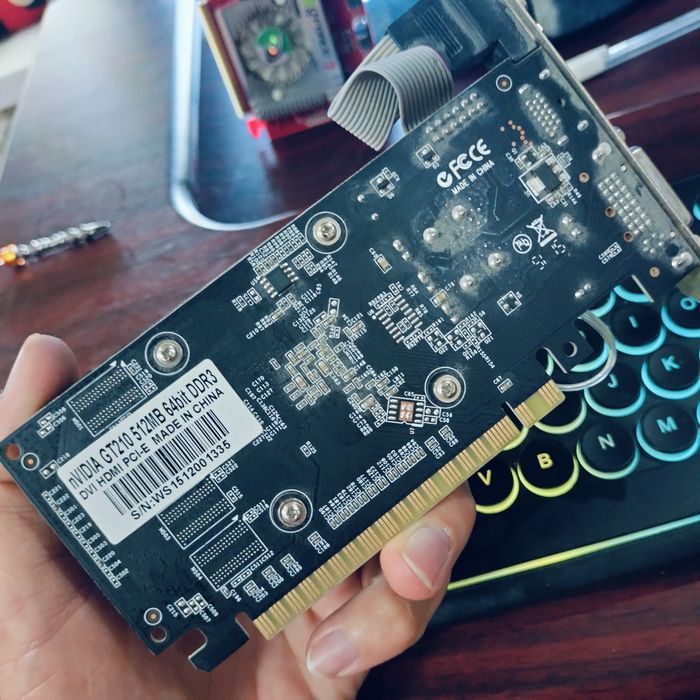 Video karta sotiladi