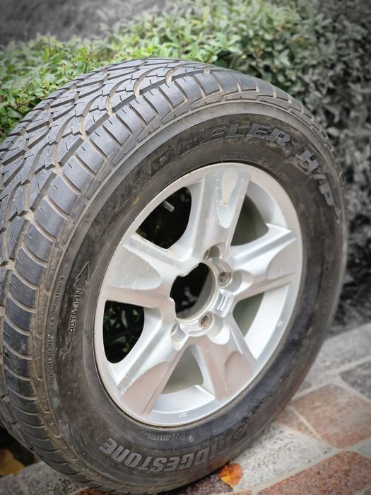 285/60/18 Bridgestone Dueler