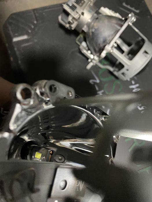 Продам линзы на bmw x5 е70