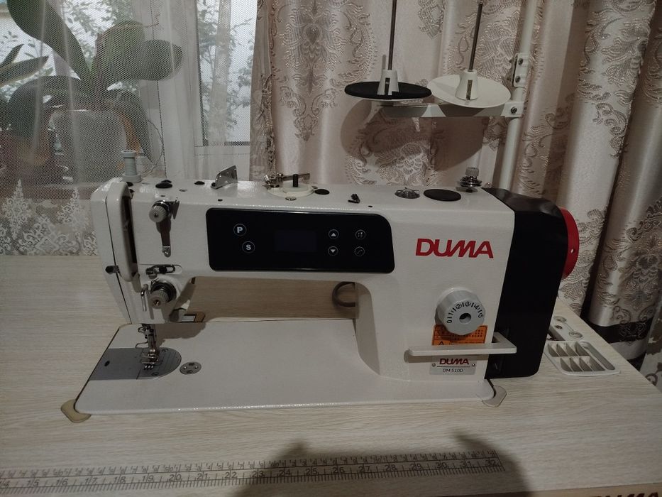 Швейная машинка почти новая