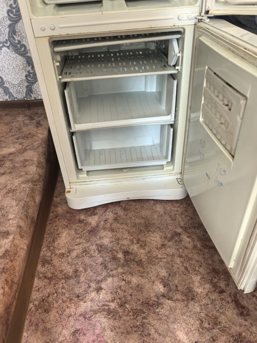 Продам холодильник