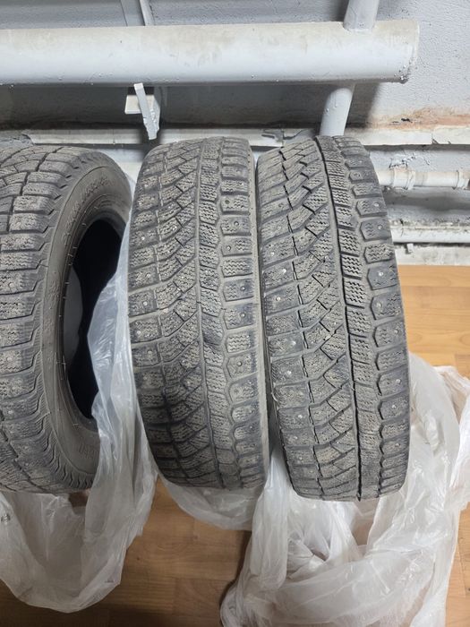 Продам зимнюю б/у резину.