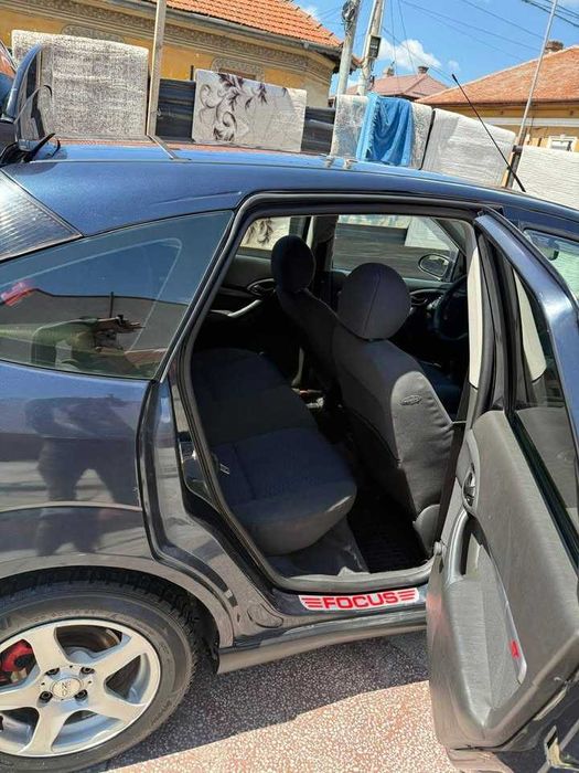 Vand Ford Focus 2002 1.6 benzina.