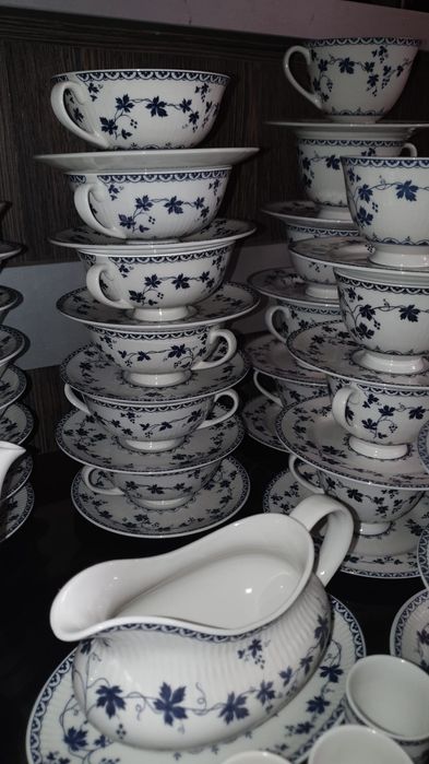 Serviciu masa porțelan veritabil Royal  Doulton  York Town