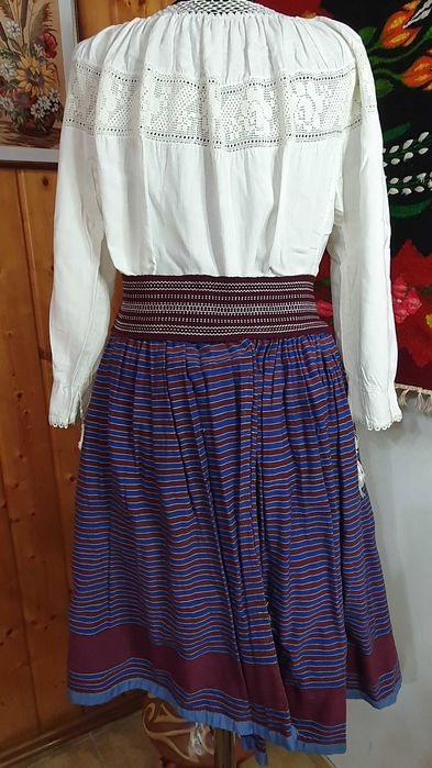 REDUCERE PRET 750 lei (de la 875 lei) in LUNA MAI  Costum popular