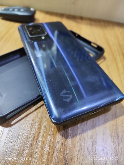 Black shark телефон сотилади