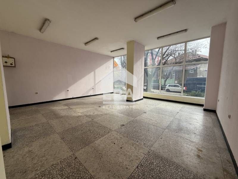 Магазин за продажба в Широк Център