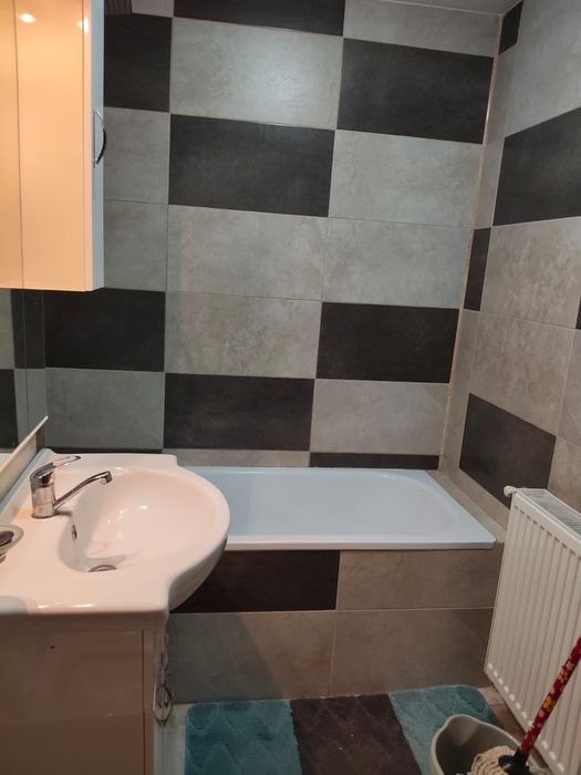 Vând apartament 3 camere
