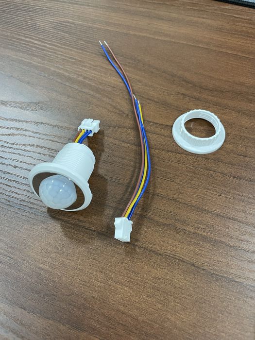 Датчик движения 220 В (включатель и выключатель)