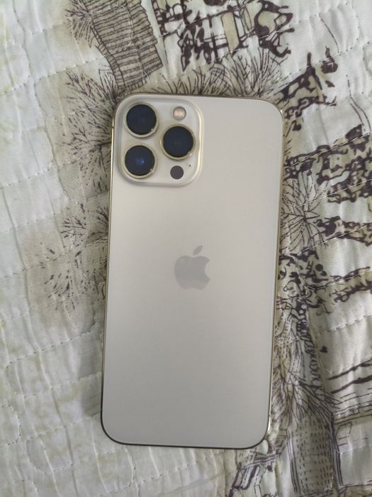 Продам Айфон 13 про Макс