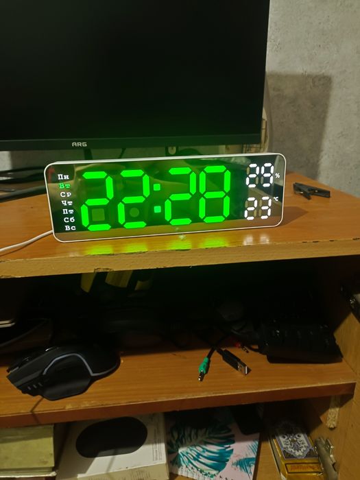 Продам настольные часы