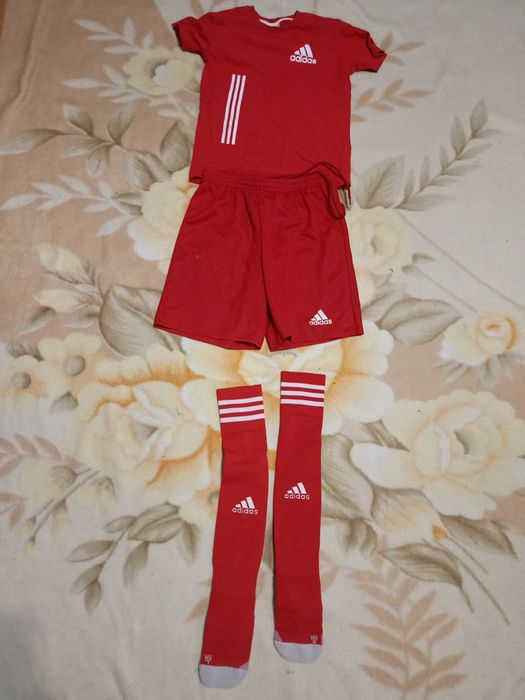 Футбольная форма на возраст от 10до 12 лет