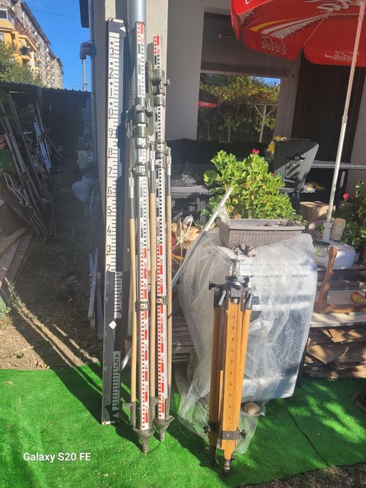 Статив геодезически и лати.