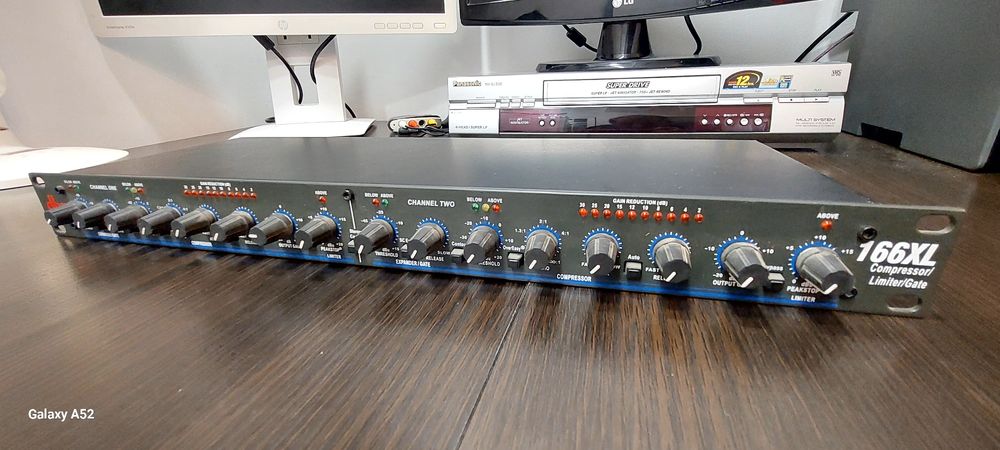 DBX 166XL экспандер/гейт, компрессор и лимитер.