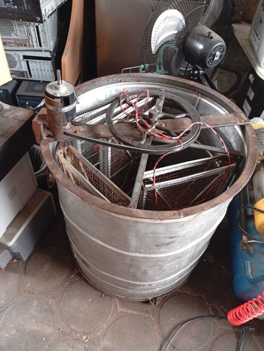 Продам Медогонку Советскую