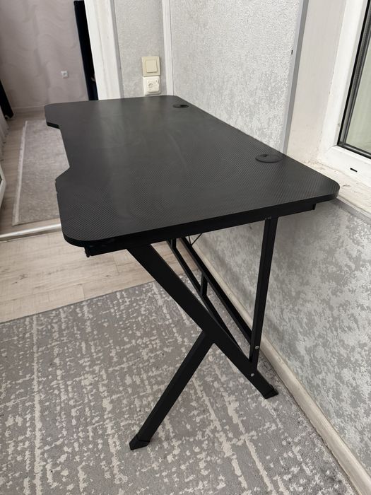 Продам игровой компьютерный стол