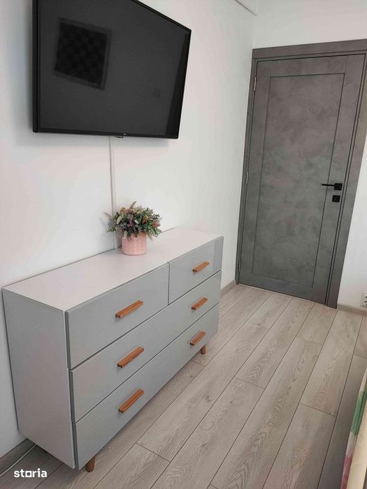 Apartament 3 camere, Eremia Grigorescu, etaj 4/4, bloc cu acoperis
