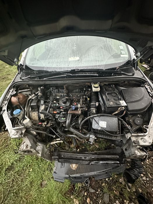 Пежо 307 2.0 хди 2002 година на части