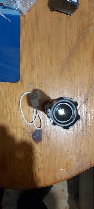 Продавам малък прожектор