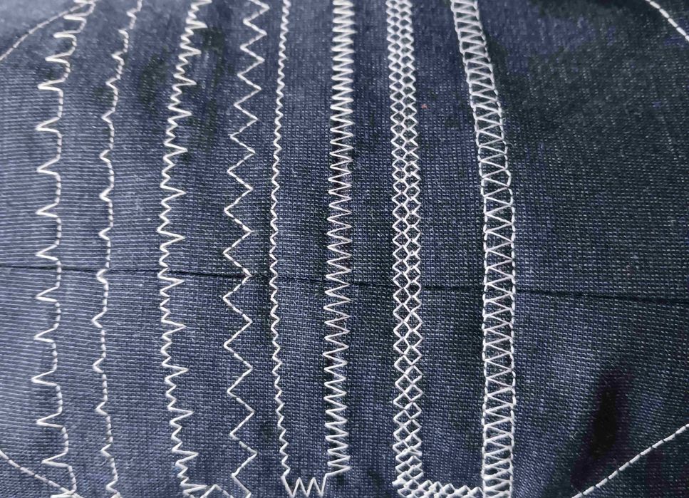 Masina de cusut, surfilat, curis