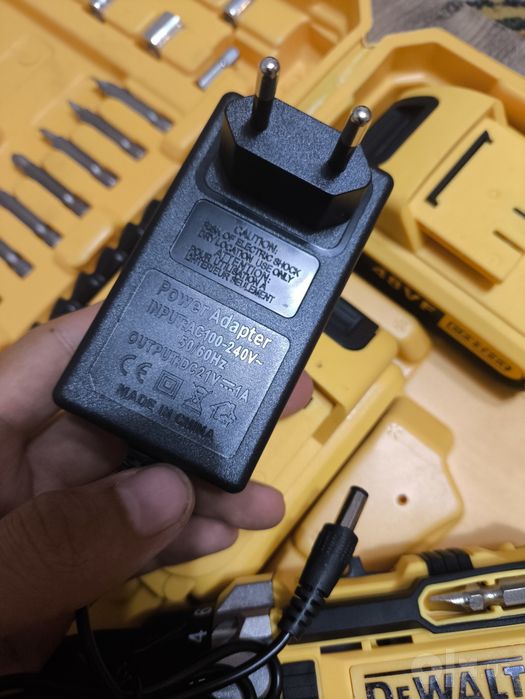 Шуруповёрт DeWALT shurupovert