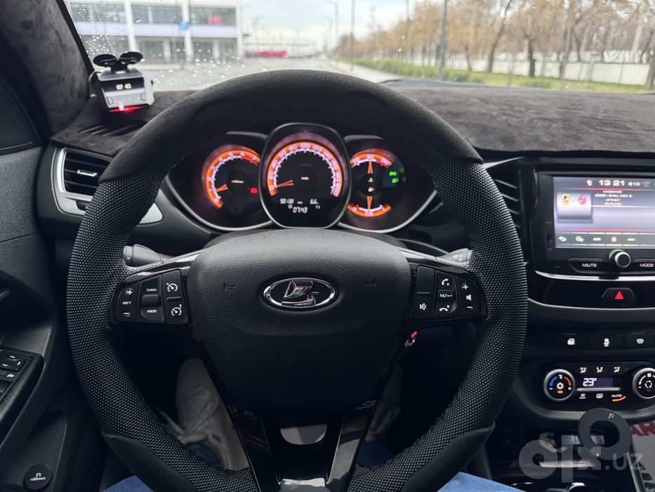 Lada Vesta SW Cross 1,8