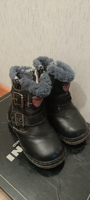Зимние сапоги в отличном состояний