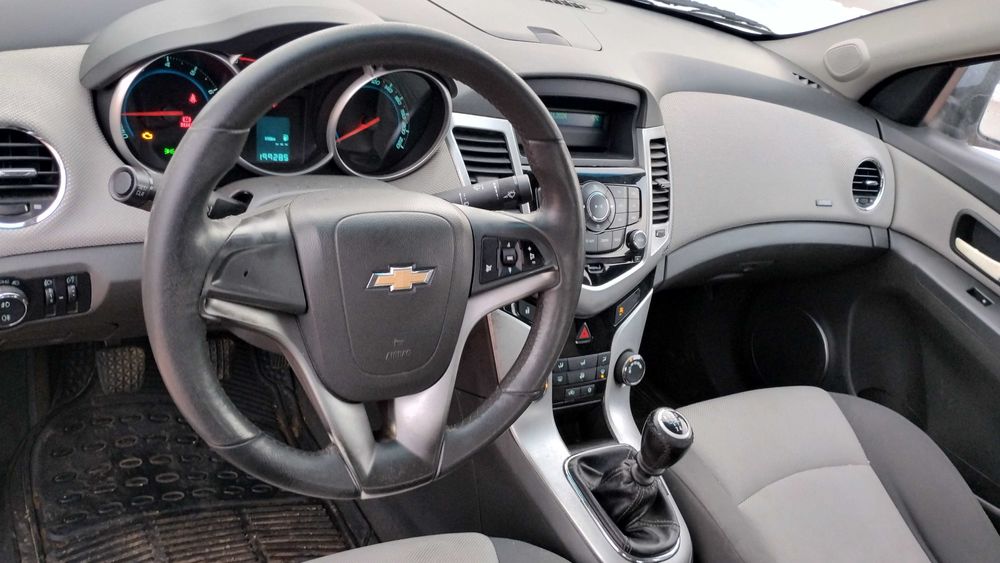 Chevrolet Cruze 1.6 LS Avariat parte spate