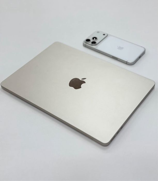 13” MacBook Air 2023 • procesor M2 • ca NOU • 96% Bateria