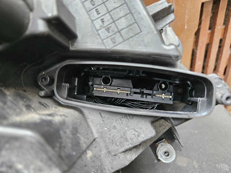 Фар BMW 1 F20 Bi-Xenon LED Ляв / Фар БМВ 1 Ф20 / Фар BMW F 20