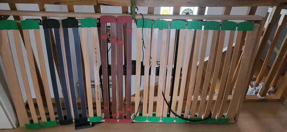 Cadru saltea cu motor electric actionat cu telecomanda.