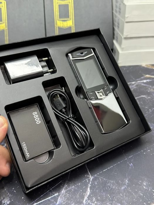 Yengicha ajoyib model sotuvda Vertu Slide 888 pro