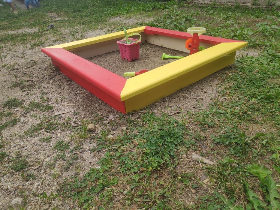 Детски пясъчник - цветен