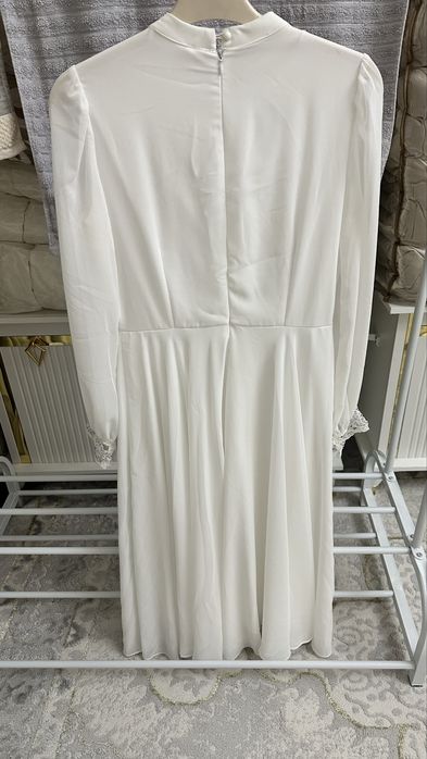 Платье белый новый