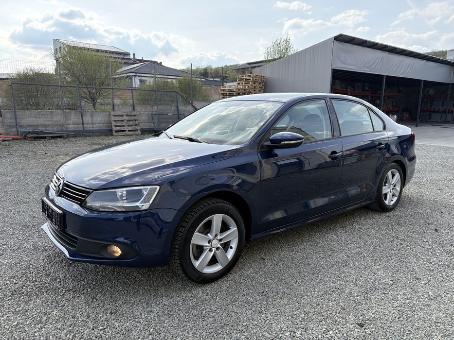 VOLKSWAGEN Jetta 2012 — imagine 3