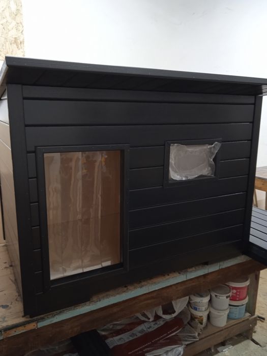 Утеплённые будки и вольеры