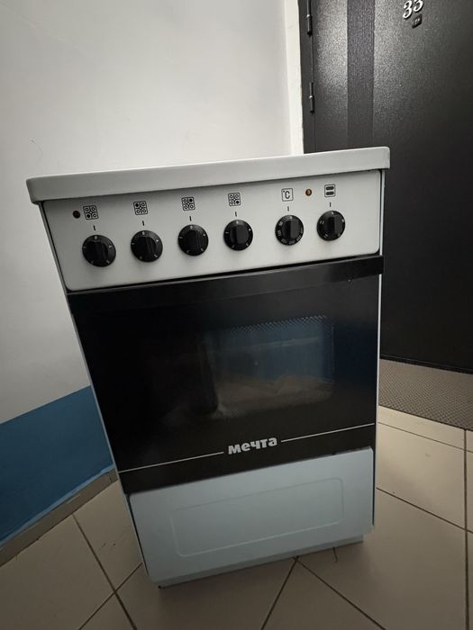 Продам плиту электрическую.