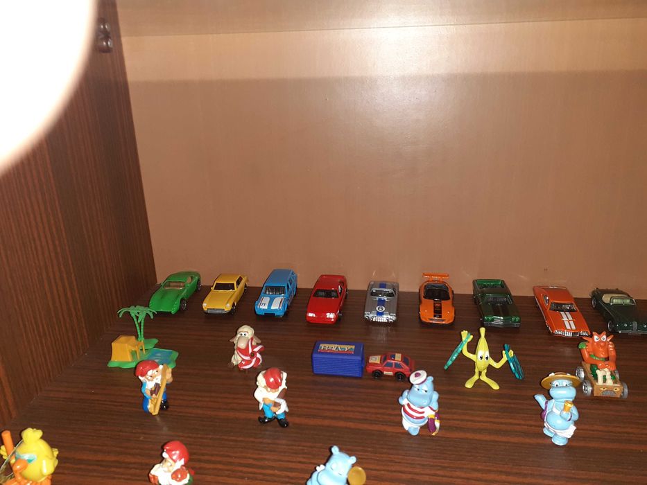 Мачбокс и Хот Уилс без забележки .