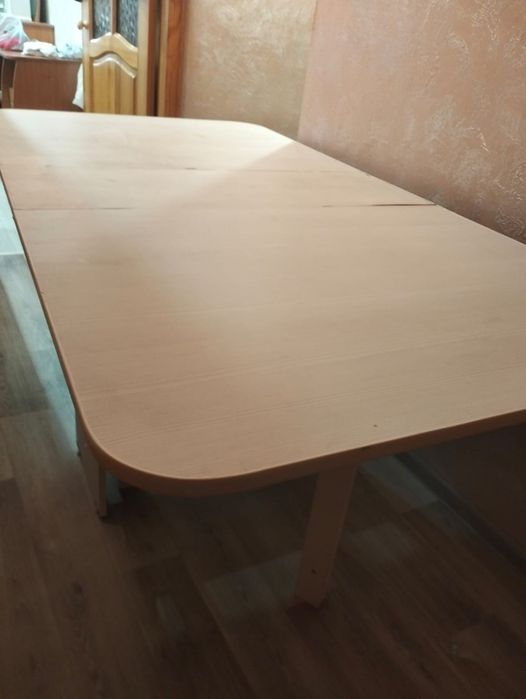 Продам стол книжка