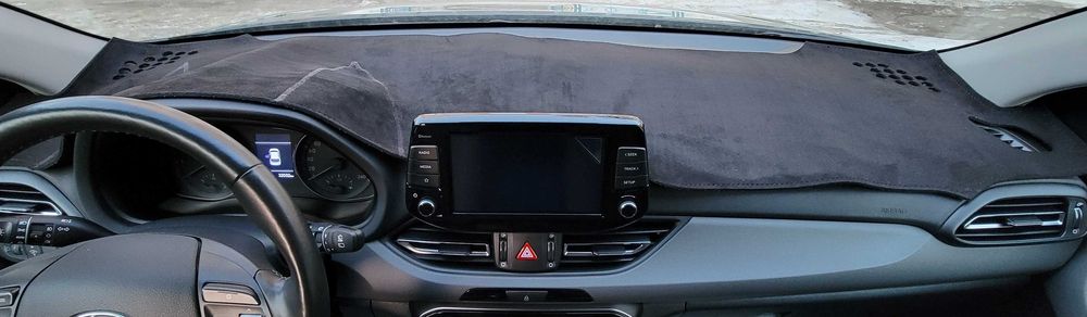 Продаю накидку на панель Hyundai i30