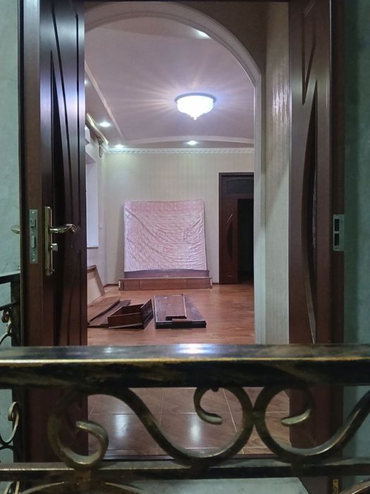 Учтепмнский район Камчатка из-за  3 соток 5 комн