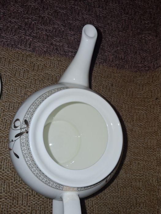 Заварник фарфоровой новый.