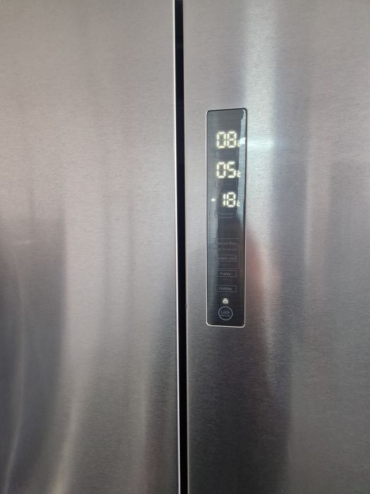 Хладилнис с фризер Haier A++ 70 см Нов