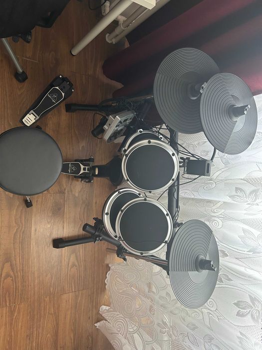 Set tobe electronice Behringer XD8USB - in garantie