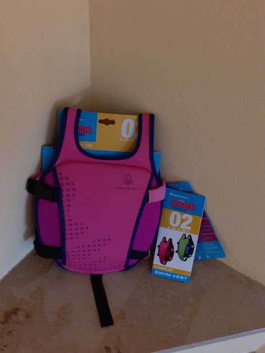 Нова  Детска  жилетка  за  плуване.