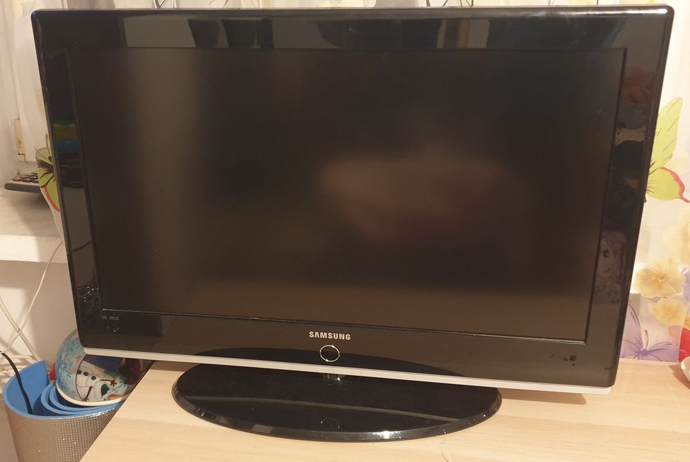 LCD Samsung 81cm