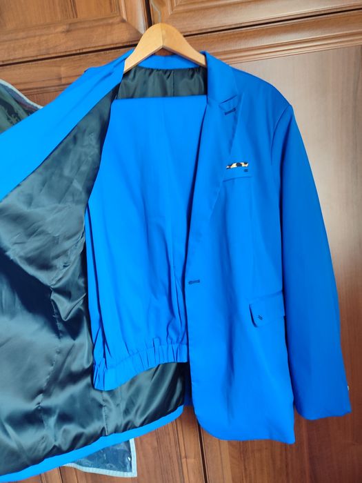 Costum de bărbați,nou