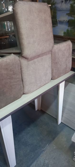 Кухонный стол 4 табурета