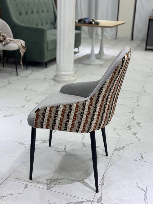 Стильные и удобные стулья с металлическим каркасом